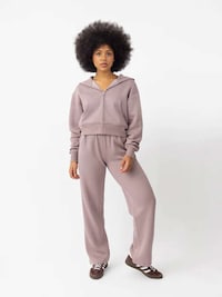 Luxurious Everyday Wear Image 2