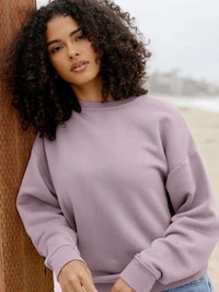 Luxurious Everyday Wear Image 4