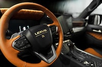 Oven-Equipped Luxury SUVs Image 7