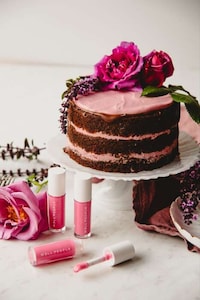 Cake-Inspired Lip Oil Launches Image 1
