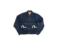 NFC Chip-Embedded Vintage Clothing Image 2