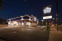 Late-Night Fast Food Restaurants Image 1