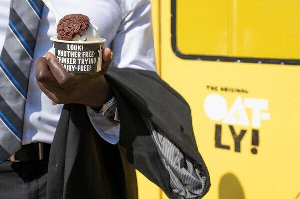 Dairy-Free Ice Cream Trucks Image 2
