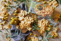 Briny Olive-Infused Crackers Image 2