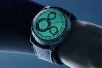 Luminous Low-Light Dive Watches Image 1