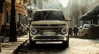 Quick-Charge Electric CUVs Image 1