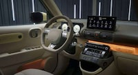 Quick-Charge Electric CUVs Image 5