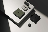 Compact Sleek Bluetooth Trackers Image 1