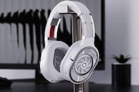 Interactive Illumination Headphones Image 2