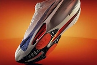 Lightweight Breathable Running Shoes Image 1