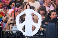 Peace-Resembling Dress Designs Image 1