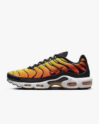Sunset-Centric Sneaker Colorways Image 2