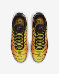 Sunset-Centric Sneaker Colorways Image 3