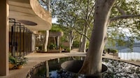 Nature-Preserving Mexican Lake Houses Image 3