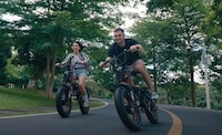 Dual-Motor Electric Bikes Image 2