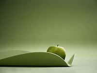 Leaf-Inspired Colorful Trays Image 1