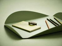 Leaf-Inspired Colorful Trays Image 4