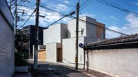 Concrete Boxes-Overlapping Homes Image 2