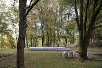 Graveyard-Transformed Public Parks Image 1