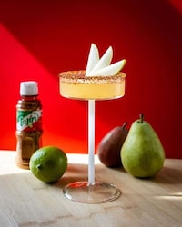 Spicy Pear Cocktails Image 1