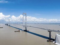 Cross-Seat Bridge Systems Image 2