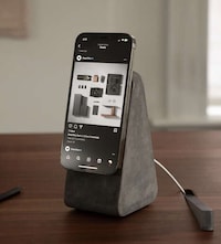 Cement-Made Smartphone Stands Image 4