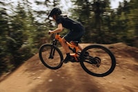 Kid-Friendly Electric Mountain Bikes Image 4