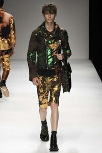 Shimmery Camouflage Menswear Image 7