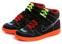 Halloween-Colored Kicks Image 8