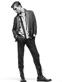 Classic Noir Fashion Image 2