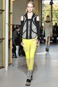 Futuristic Folk Fashion Image 6