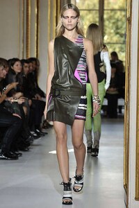 Futuristic Folk Fashion Image 7
