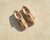 LA-Inspired Suede Slippers Image 2