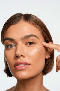 Ros&eacute;-Hued Skin Tints Image 2