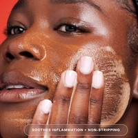 Low-Foam Gel Cleansers Image 2