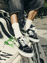 Camo-Print Colorful Skate Shoes Image 7