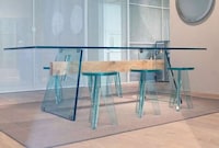 Juxtaposing Material Dining Tables Image 4