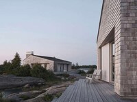 Water-Surrounded Summer Homes Image 1
