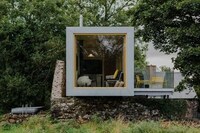 Ruin-Adaptive Shipping Container Homes Image 3