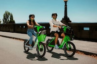 Accessible Step-Through E-Bikes Image 3