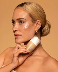 Gradual Face Tan Lotions Image 1
