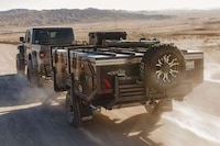 Expanding 10-Person Camping Trailers Image 6
