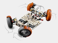 Space Vehicle-Inspired Model Sets Image 1