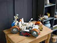 Space Vehicle-Inspired Model Sets Image 3