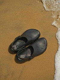 Ventilated Heel-Strapped Clogs Image 3