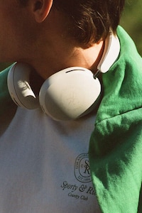 Quiet Luxury-Inspired Headphones Image 3