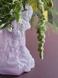 Dynamic Colorful Glass Designs Image 3