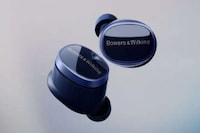 Over-Ear-Inspired Earbuds Image 2
