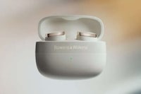 Over-Ear-Inspired Earbuds Image 3