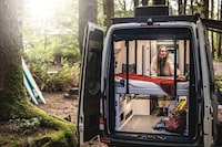 Power-Lift Bed Camping Vans Image 5